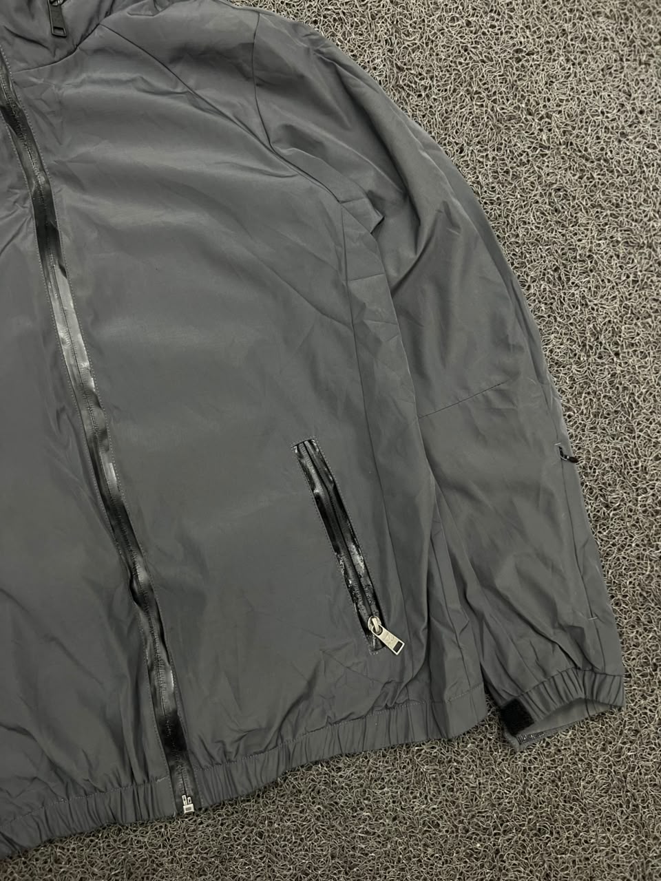 Men's Charcoal Grey Lightweight Full-Zip Windbreaker Jacket
