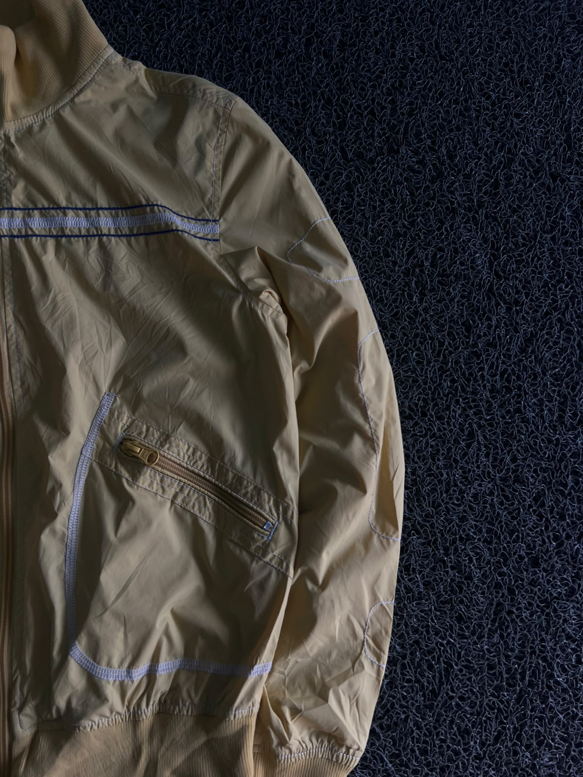 Full-Zip Windbreaker Jacket – Lightweight Casual Track Jacket with Contrast Stitching