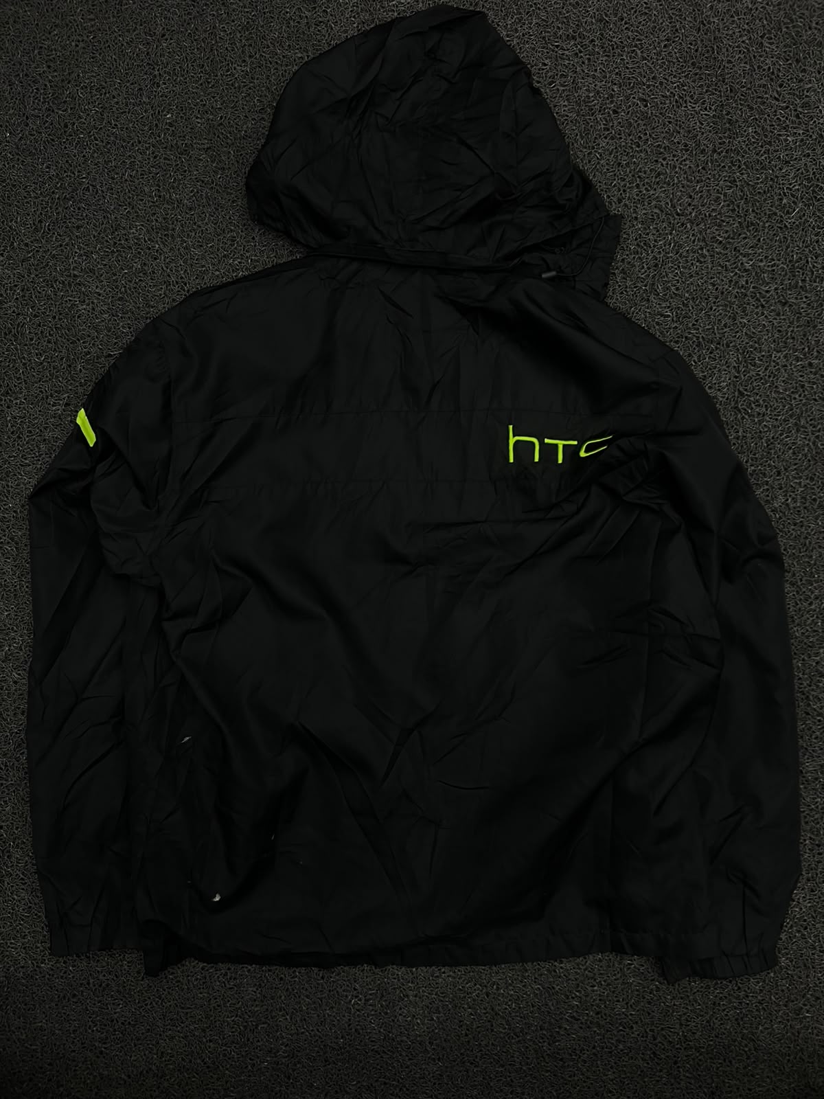 Black Lightweight Outdoor Jacket with Neon Green Zips & Multiple Pockets ⚠️ No Zip