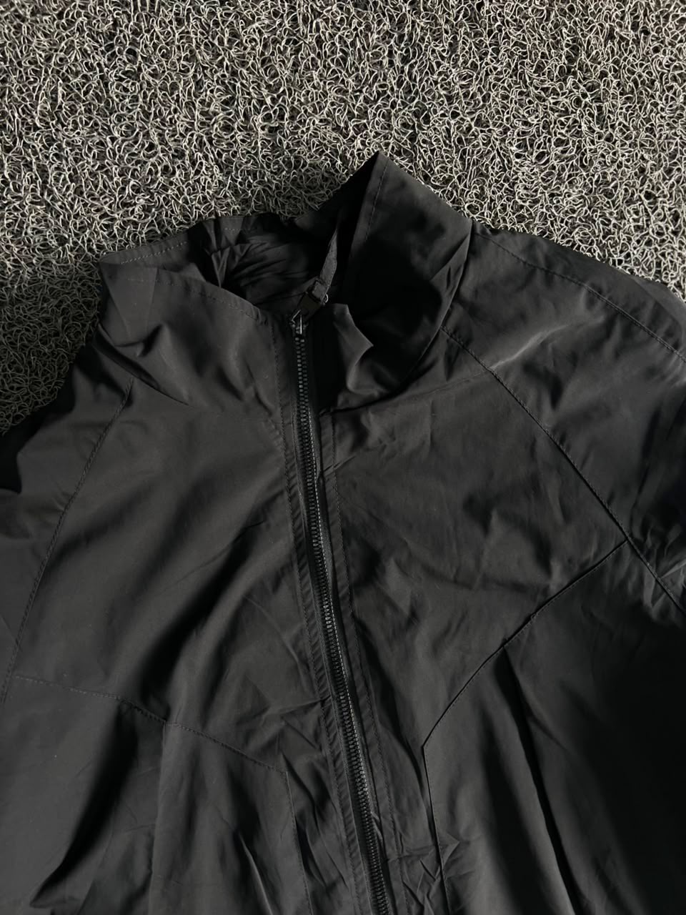 Lightweight Full-Zip Windbreaker Jacket – Stand Collar Casual Outerwear