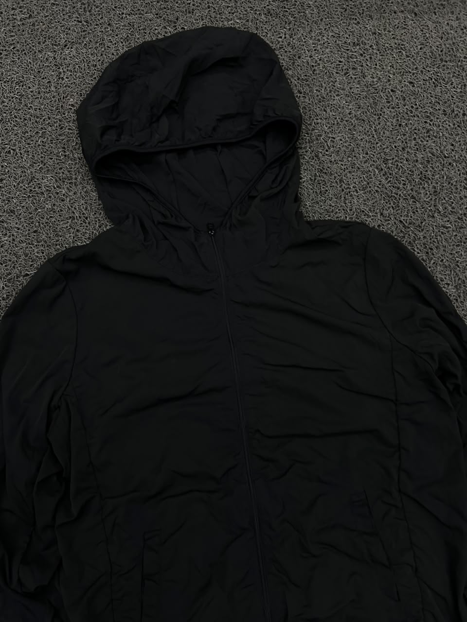 Black Lightweight Hooded Windbreaker Jacket – Full Zip Minimalist Outerwear