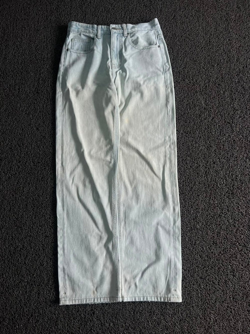 Light Wash Denim– Straight Fit Vintage Style