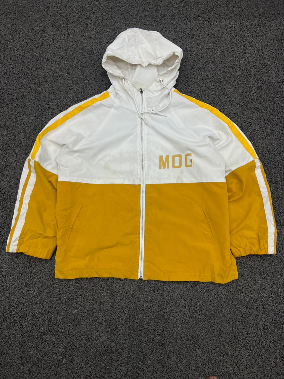 Vintage MOG White & Mustard Hooded Windbreaker Jacket – ⚠️ Minor Stains