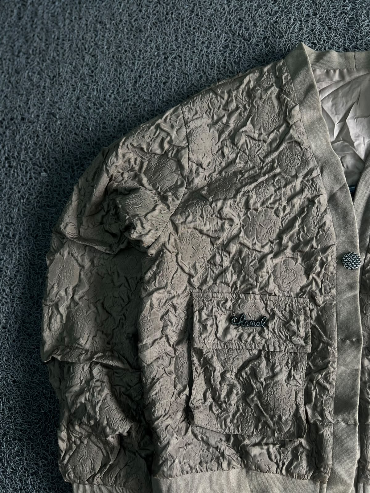 Vintage Crinkle Textured Utility Jacket – Beige | ⚠️  No Front Buttons | Dual Pocket Design