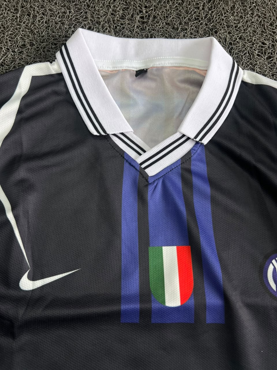 Inter Milan 1998-99 Home Football Jersey – Eto'o #9 | Long Sleeve | Black & Blue | Retro Soccer