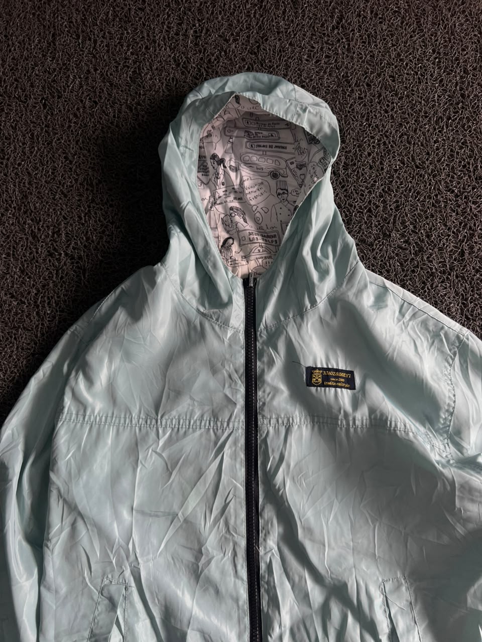 Reversible Lightweight Hooded Jacket – Printed & Solid Side