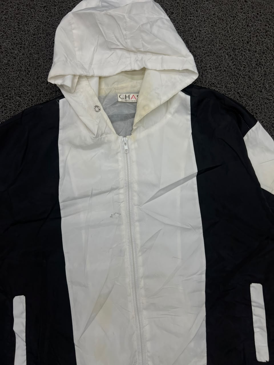 Vintage Black & White Hooded Windbreaker Jacket | Full Zip Lightweight Streetwear