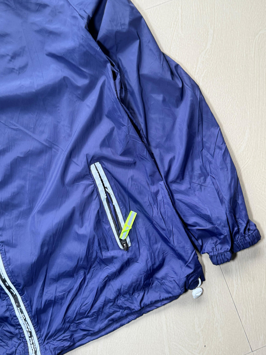 Lightweight Hooded Windbreaker Jacket with Zip Pockets | Full Zip | Water-Resistant