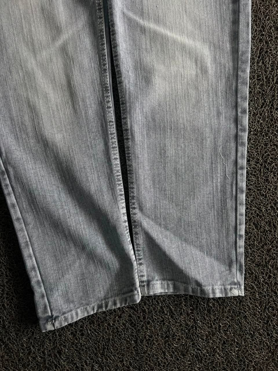 H&M Men’s Light Wash Whisker-Detail Relaxed Fit Jeans