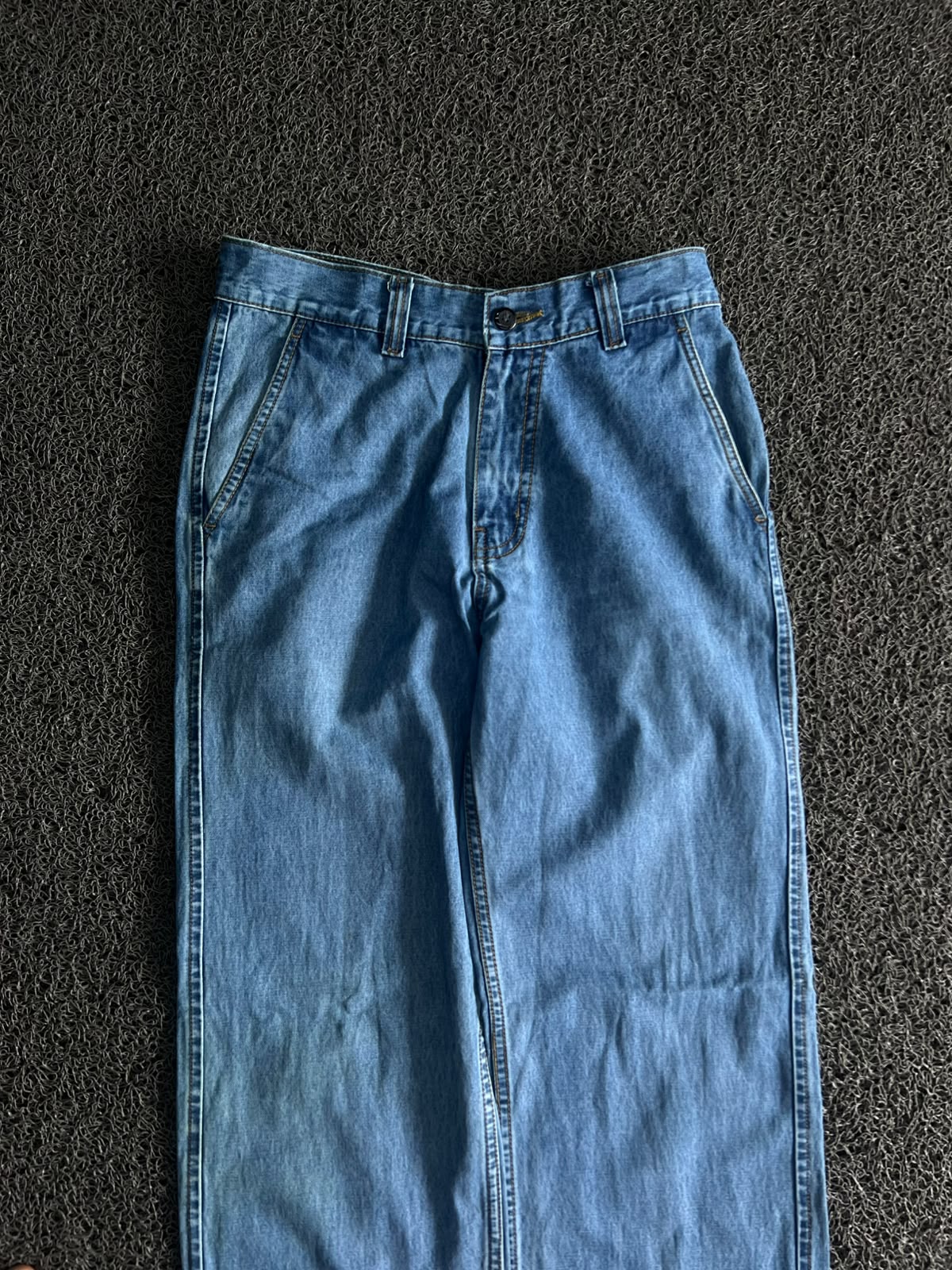 Vintage Light Blue Wide Leg Denim Jeans
Classic Relaxed Fit | Straight Wide Leg | Thrifted Denim Pants ⚠️ Small Stains