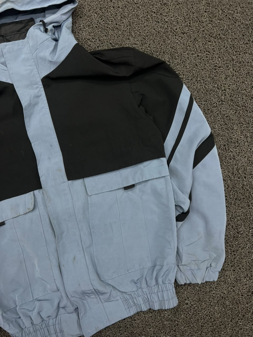 Color Block Hooded Utility Windbreaker Jacket – Light Blue & Black ⚠️ Minor Stains
