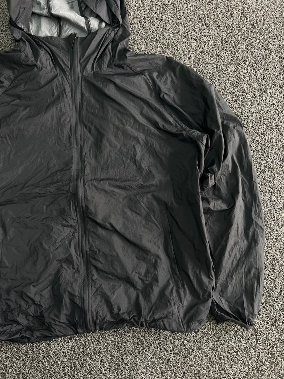 Vintage Black Lightweight Hooded Windbreaker Jacket