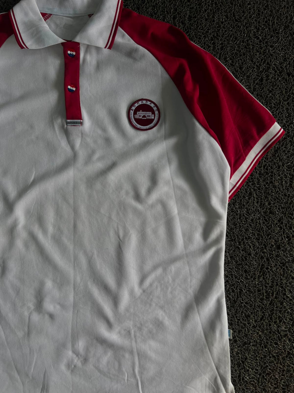 Vintage White & Red Raglan Polo T-Shirt | Classic Contrast Sleeve Polo