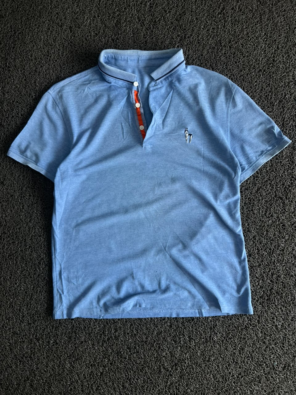 Vintage Light Blue Contrast Collar Polo T-Shirt ⚠️ Small Scratch