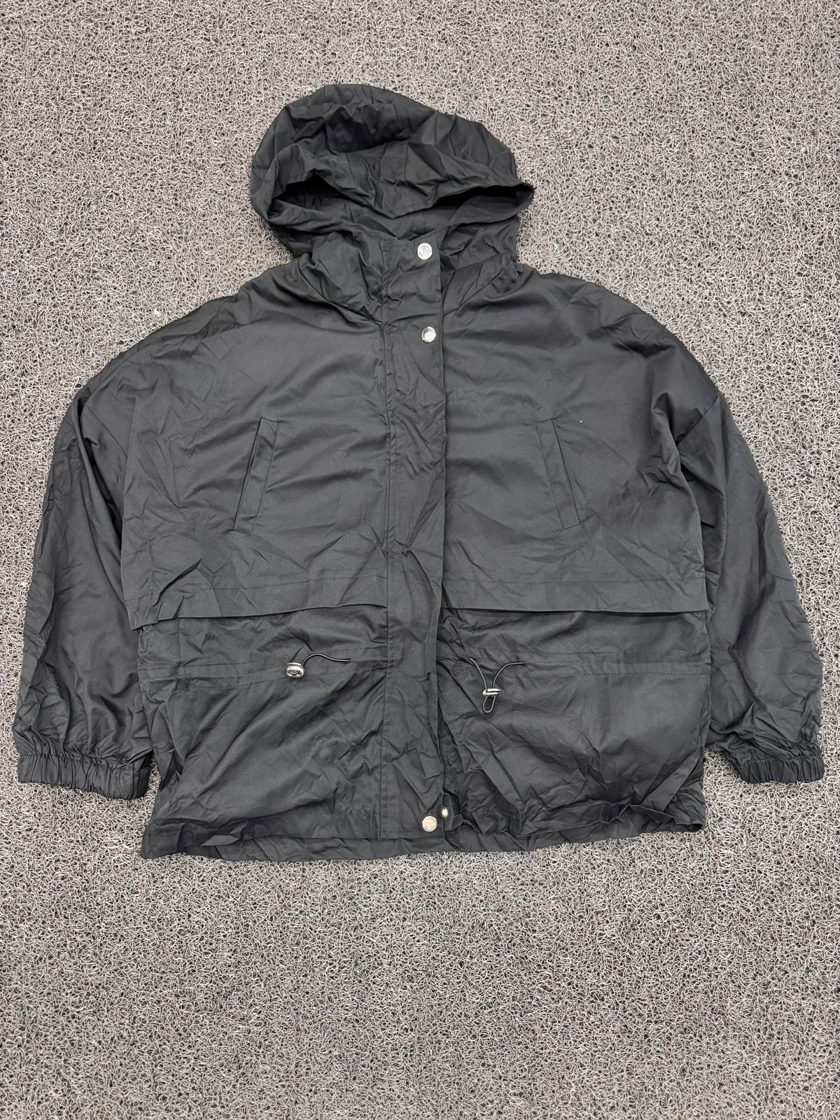 Black Hooded Lightweight Windbreaker Jacket – Adjustable Waist & Snap Closure