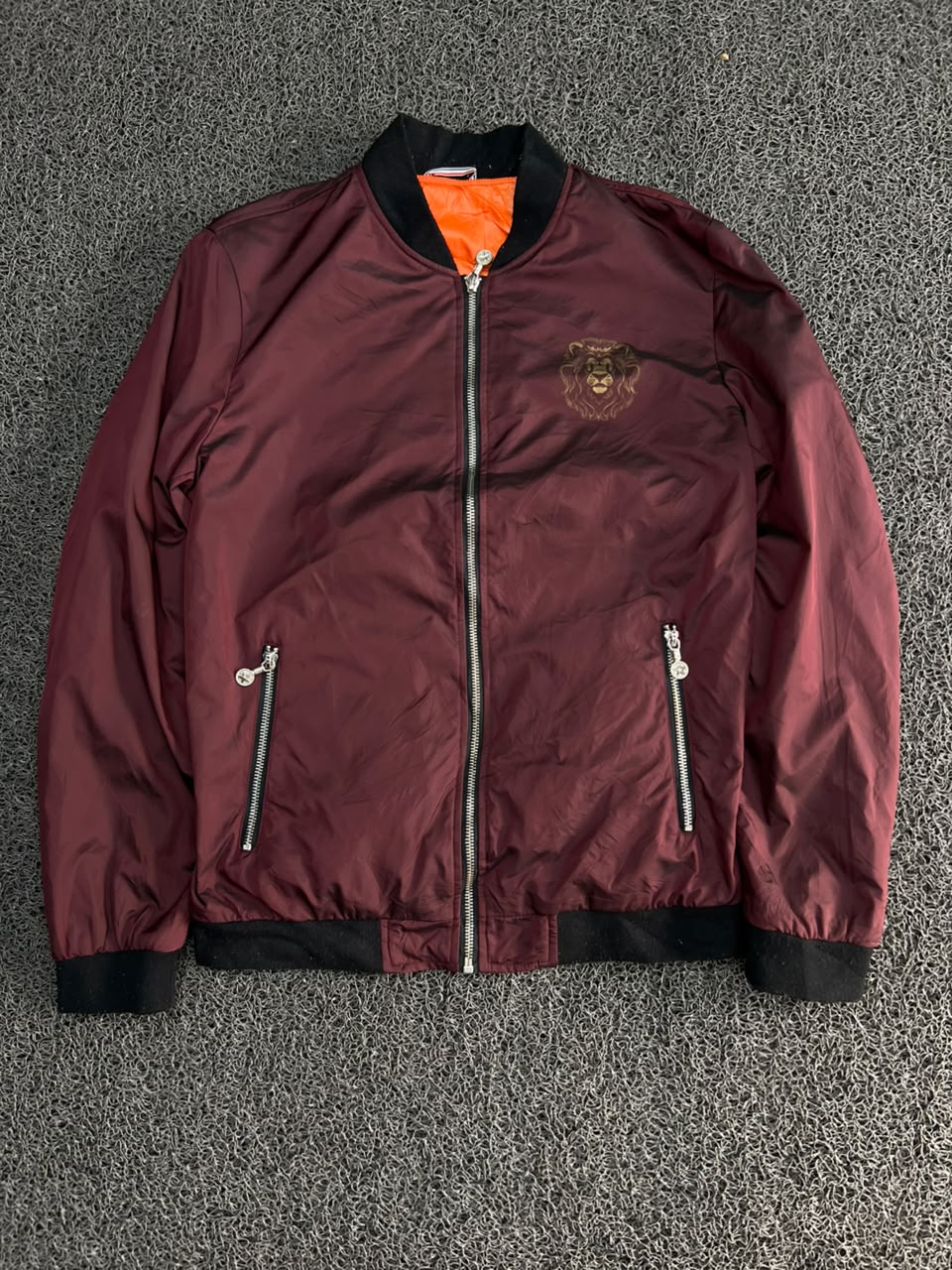 Lion Crest Bomber Jacket – Zip-Up Streetwear Jacket