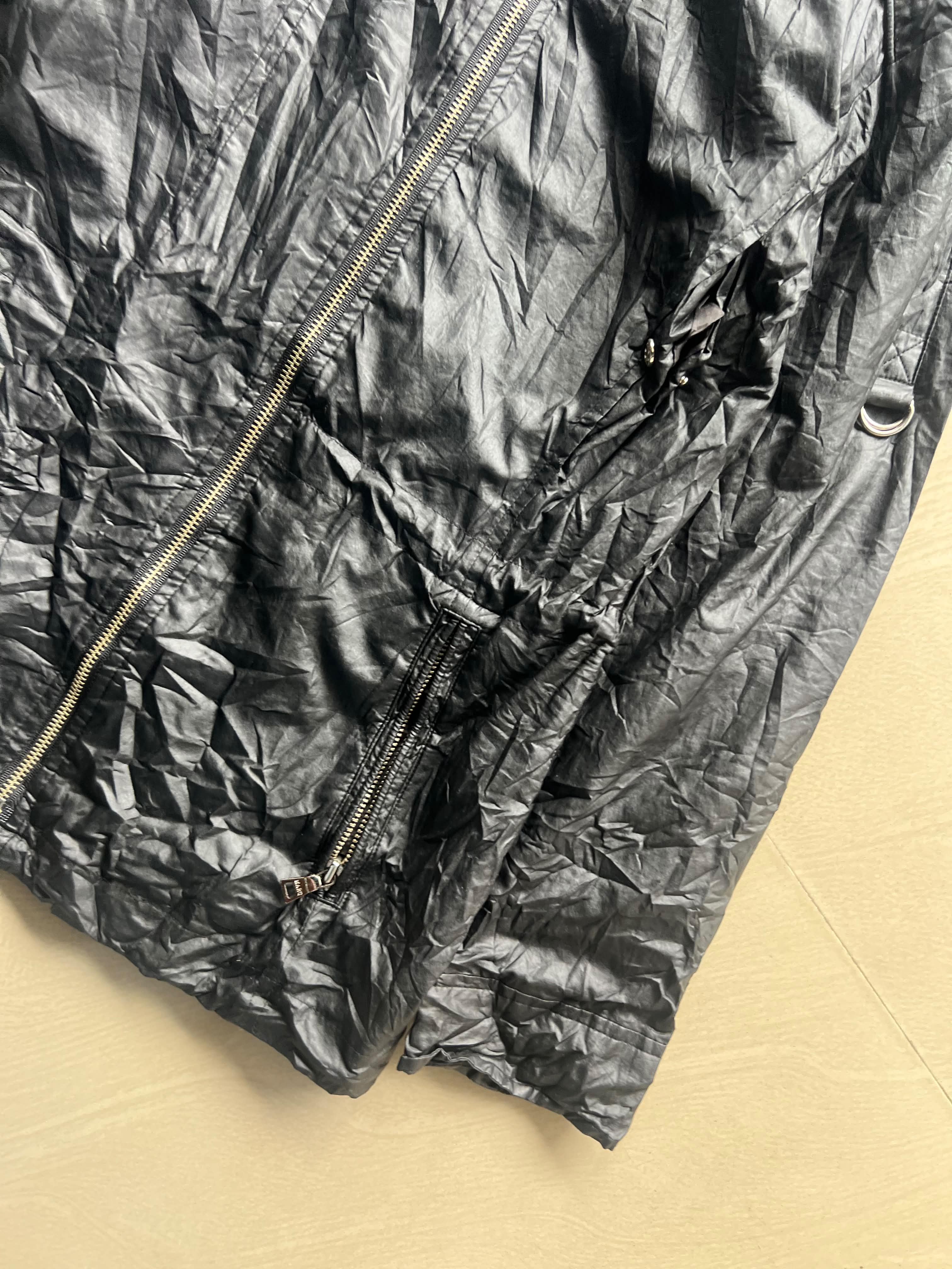 Black Crinkle Finish Zip-Up Lightweight Jacket – High Neck Casual Windbreaker