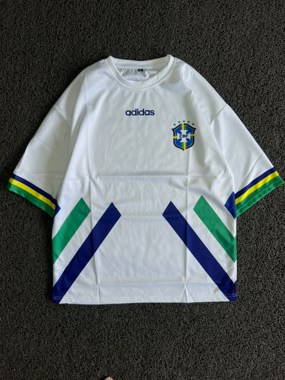 Adidas Brazil Kaká #8 Retro Football Five Sleeve Jersey – White | Vintage Style