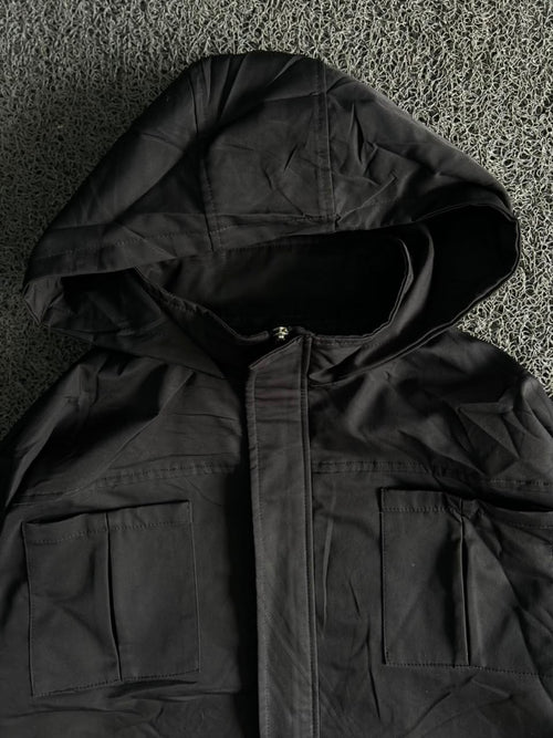 Black Utility Hooded Jacket – Minimalist Streetwear Windbreaker