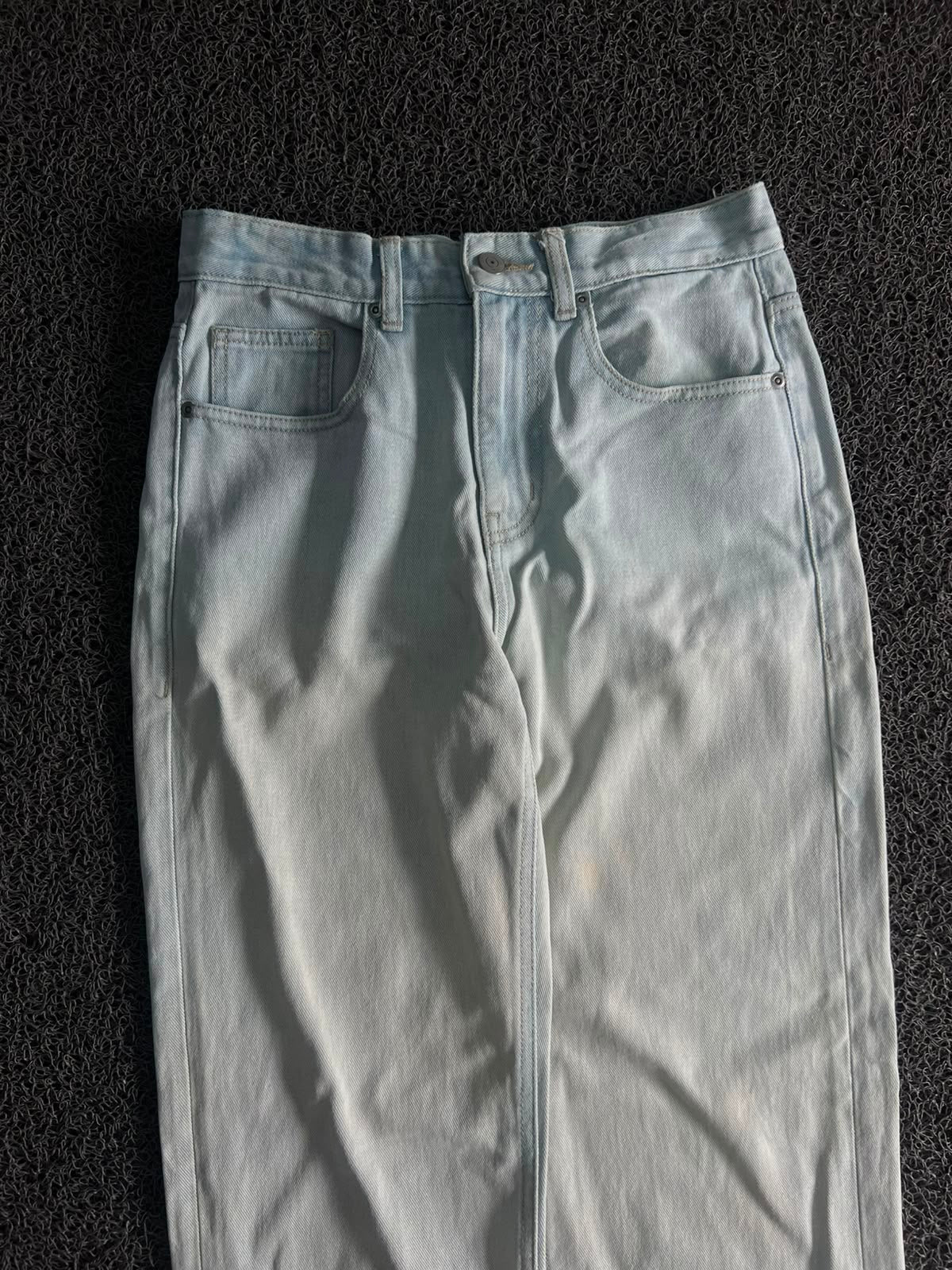 Light Wash Denim– Straight Fit Vintage Style