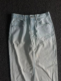 Light Wash Denim– Straight Fit Vintage Style