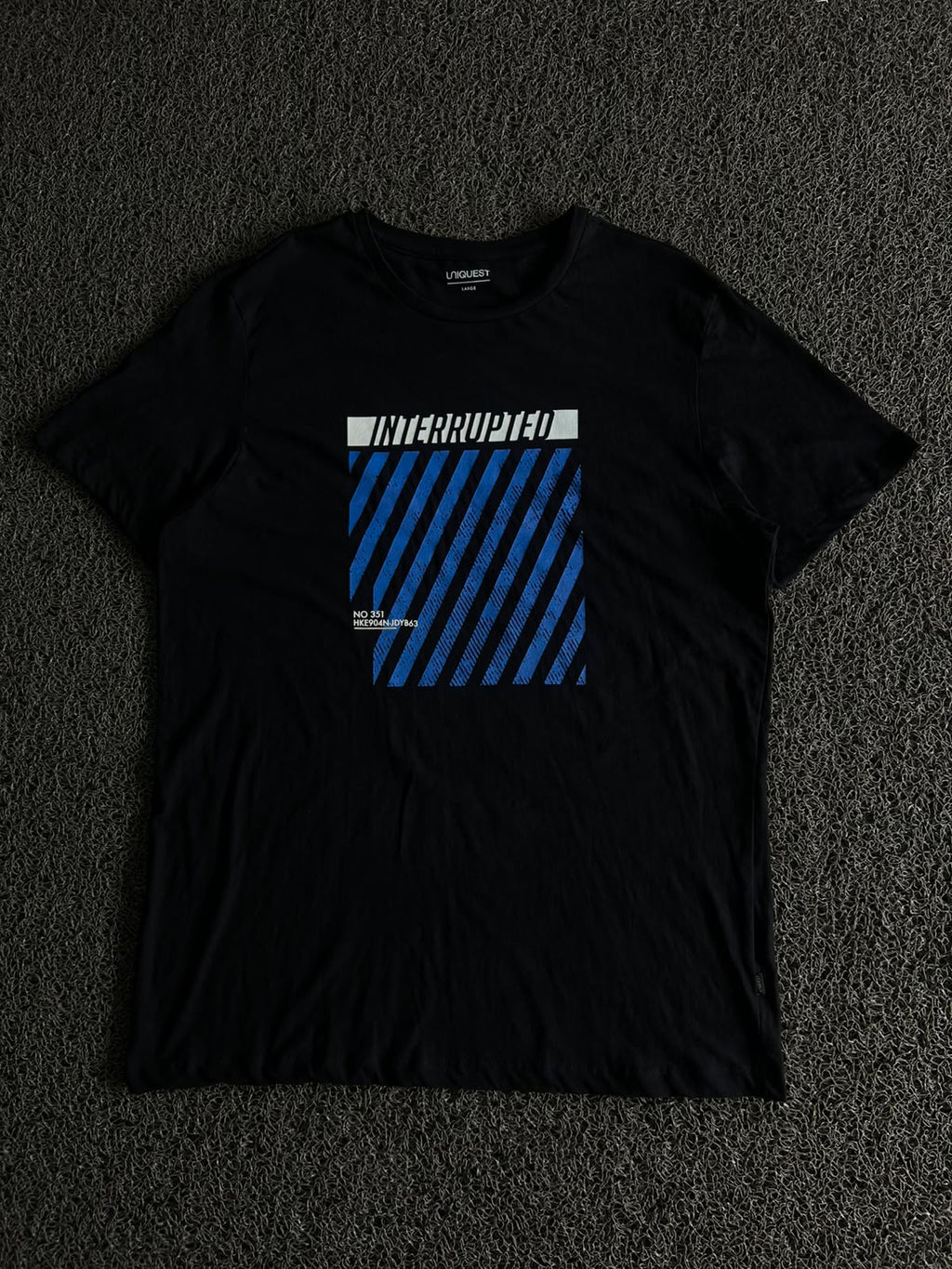 Uniquest Interrupted Graphic Print Black Cotton T-Shirt
