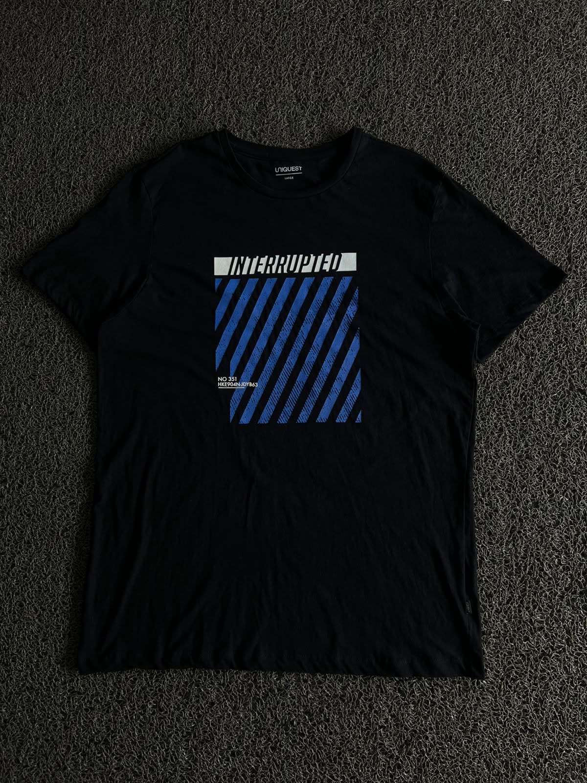 Uniquest Interrupted Graphic Print Black Cotton T-Shirt