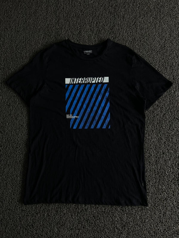 Uniquest Interrupted Graphic Print Black Cotton T-Shirt