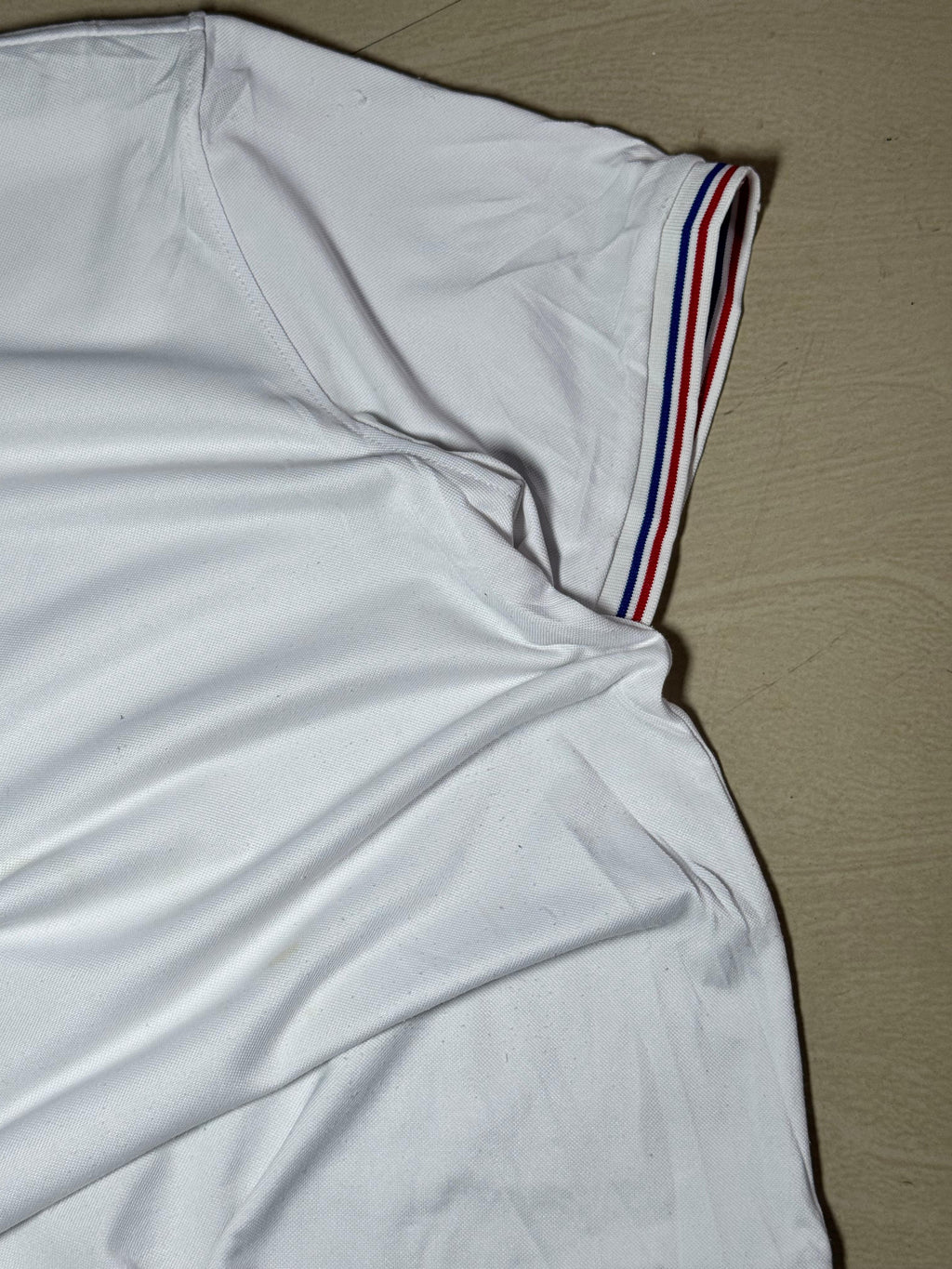 Vintage White Polo t-Shirt with Red & Blue Tipped Collar