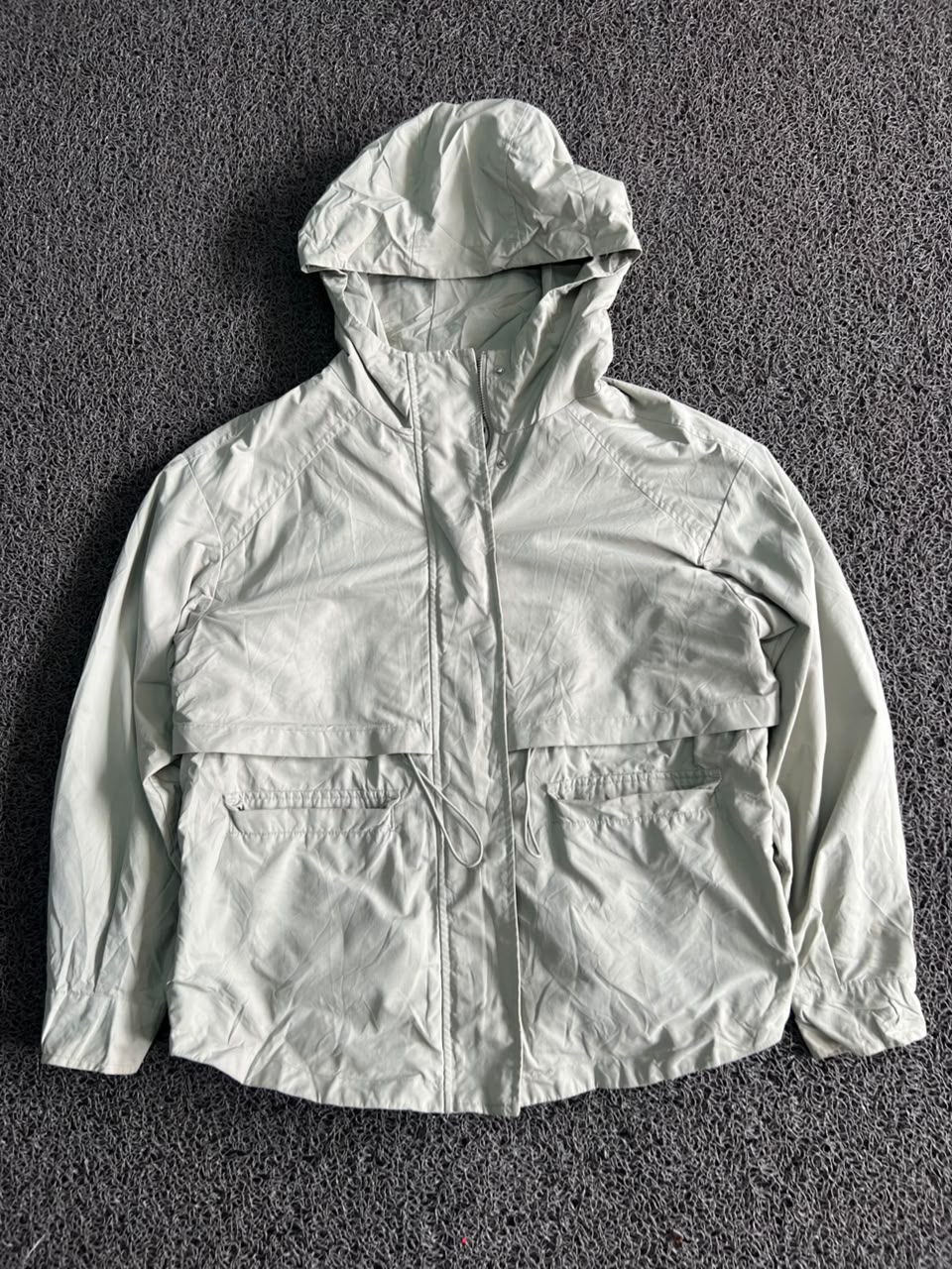 Minimalist Hooded Jacket – Outdoor & Travel Essential