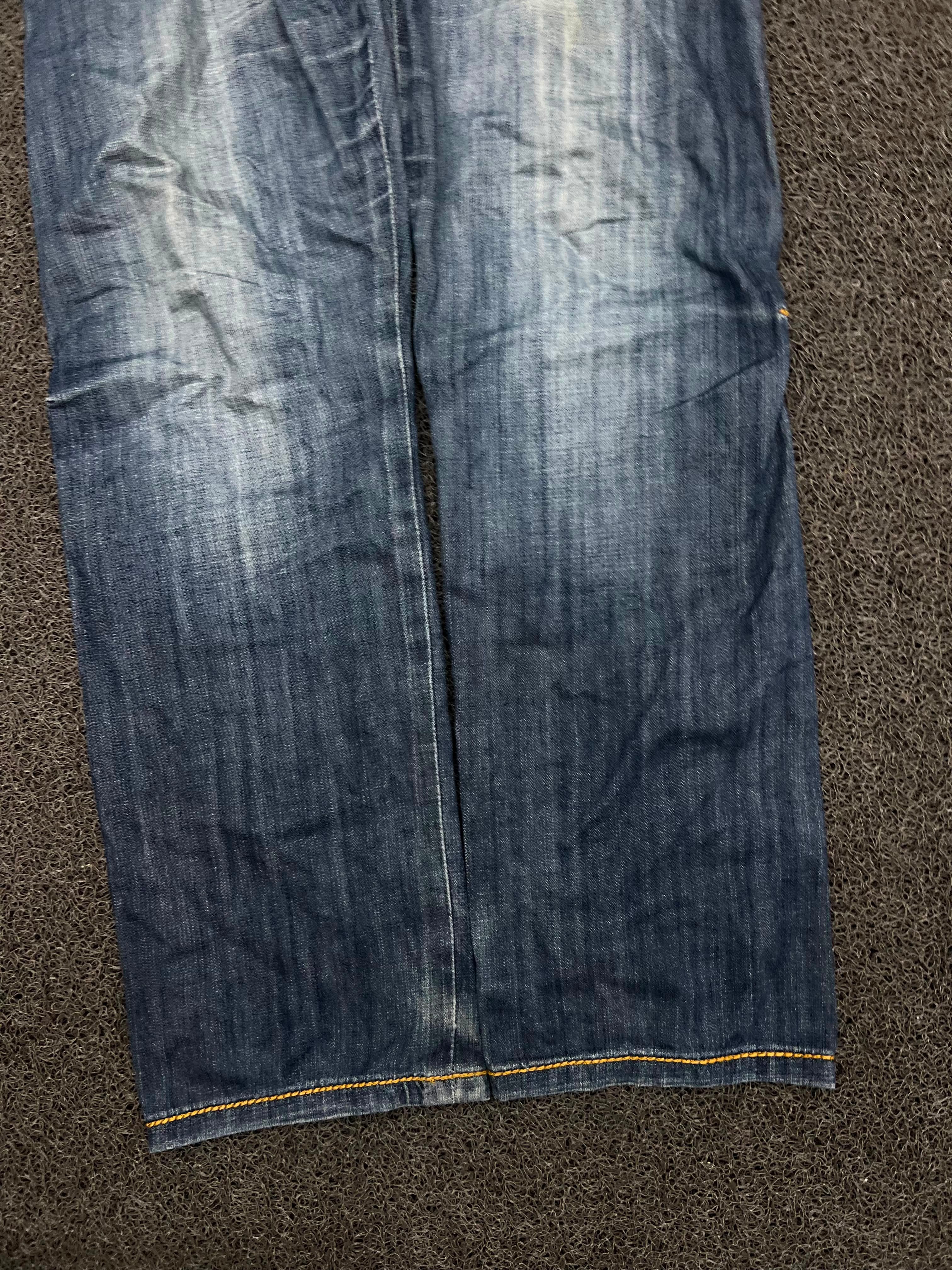 Zara Men's Mid-Rise Straight Leg Jeans in Medium Wash