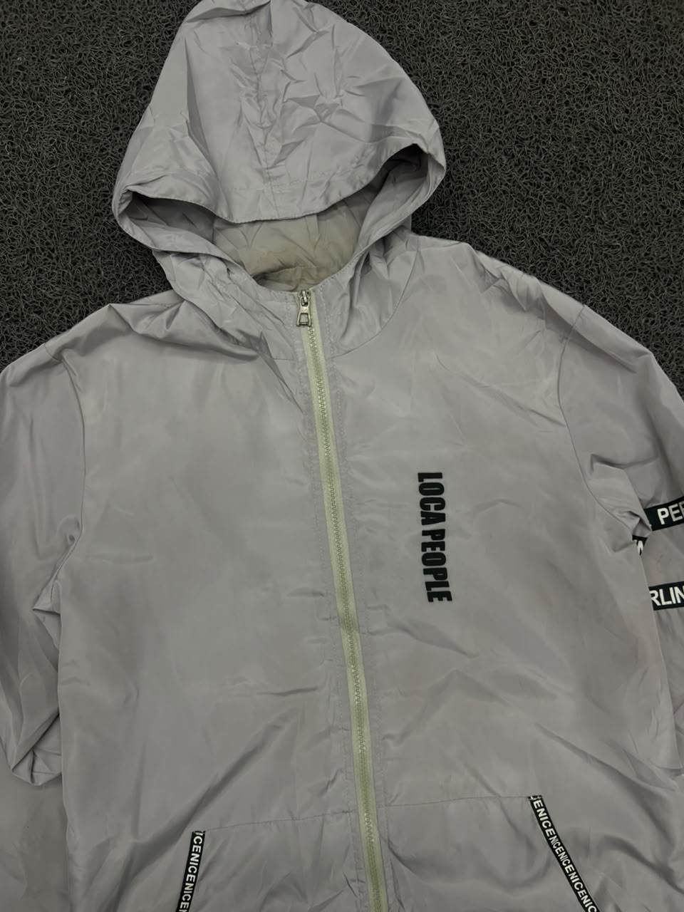 Grey Hooded Windbreaker Jacket – Full Zip Lightweight Streetwear