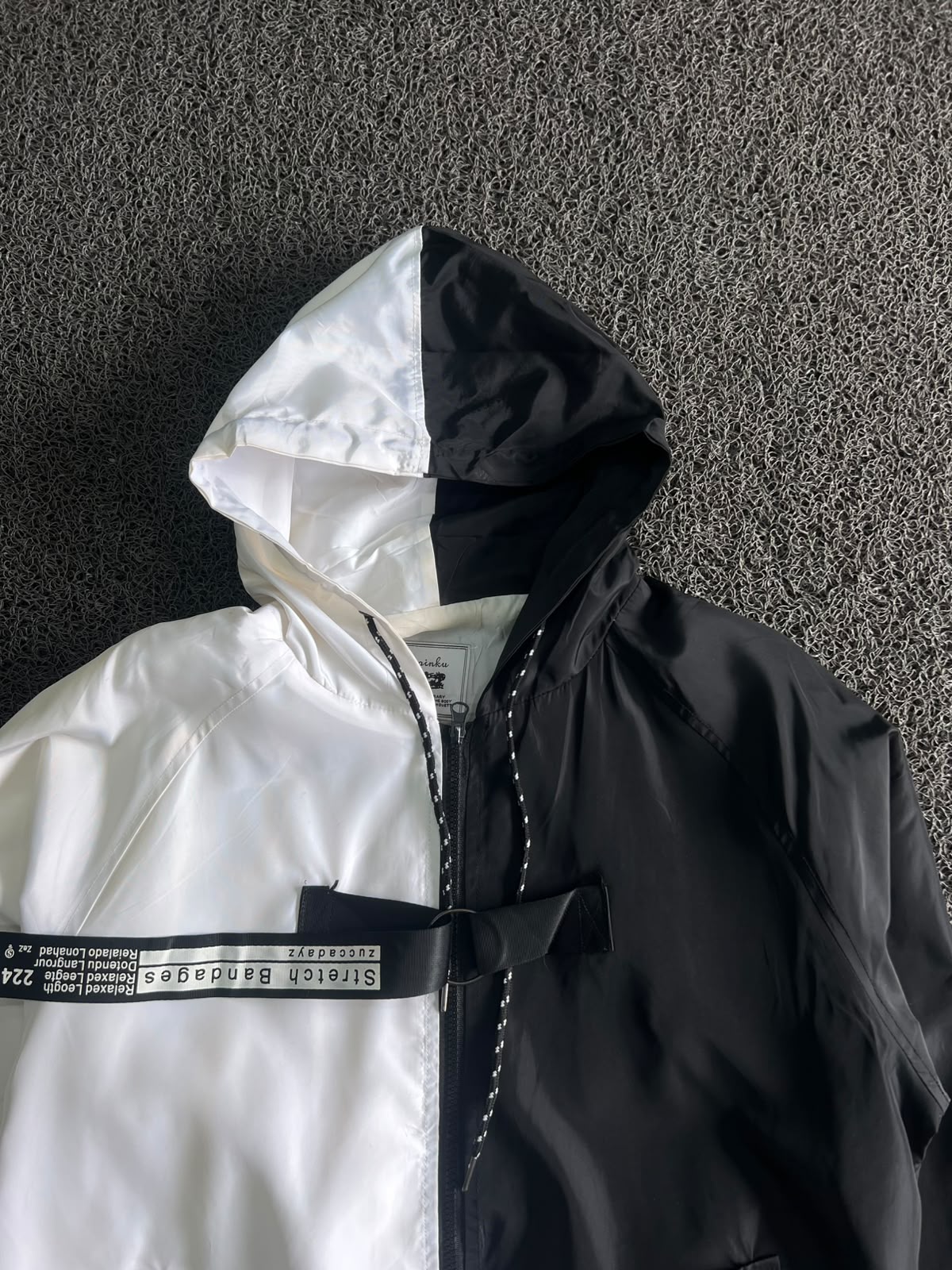 Vintage Black & White Full Zip Hooded Windbreaker Jacket ⚠️ Small Stains
