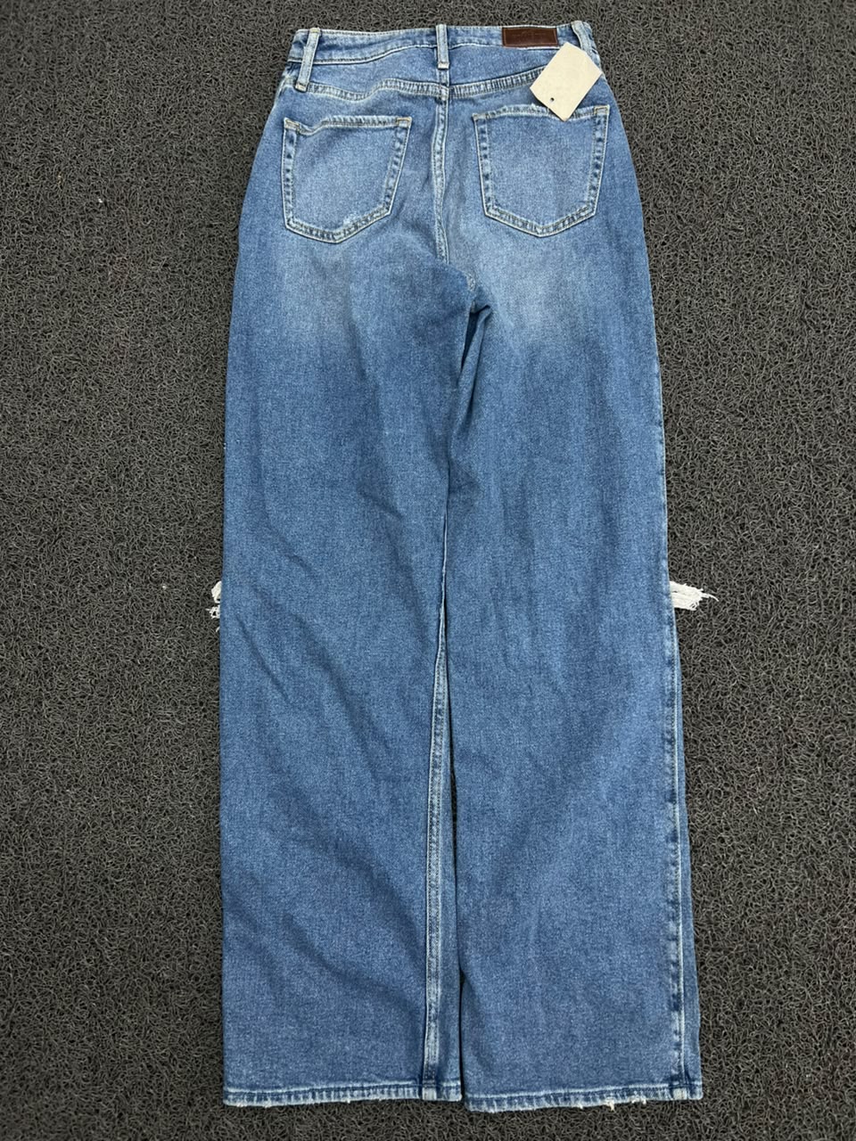 Vintage-Inspired Ripped Denim Jeans