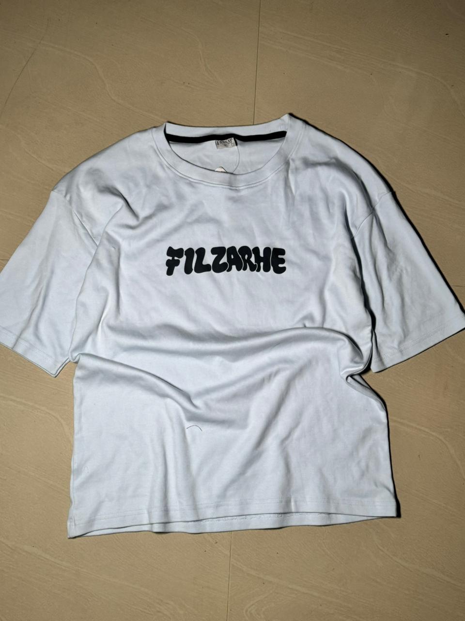 Filzarhe Logo Graphic T-Shirt( ⚠️Small Damage)