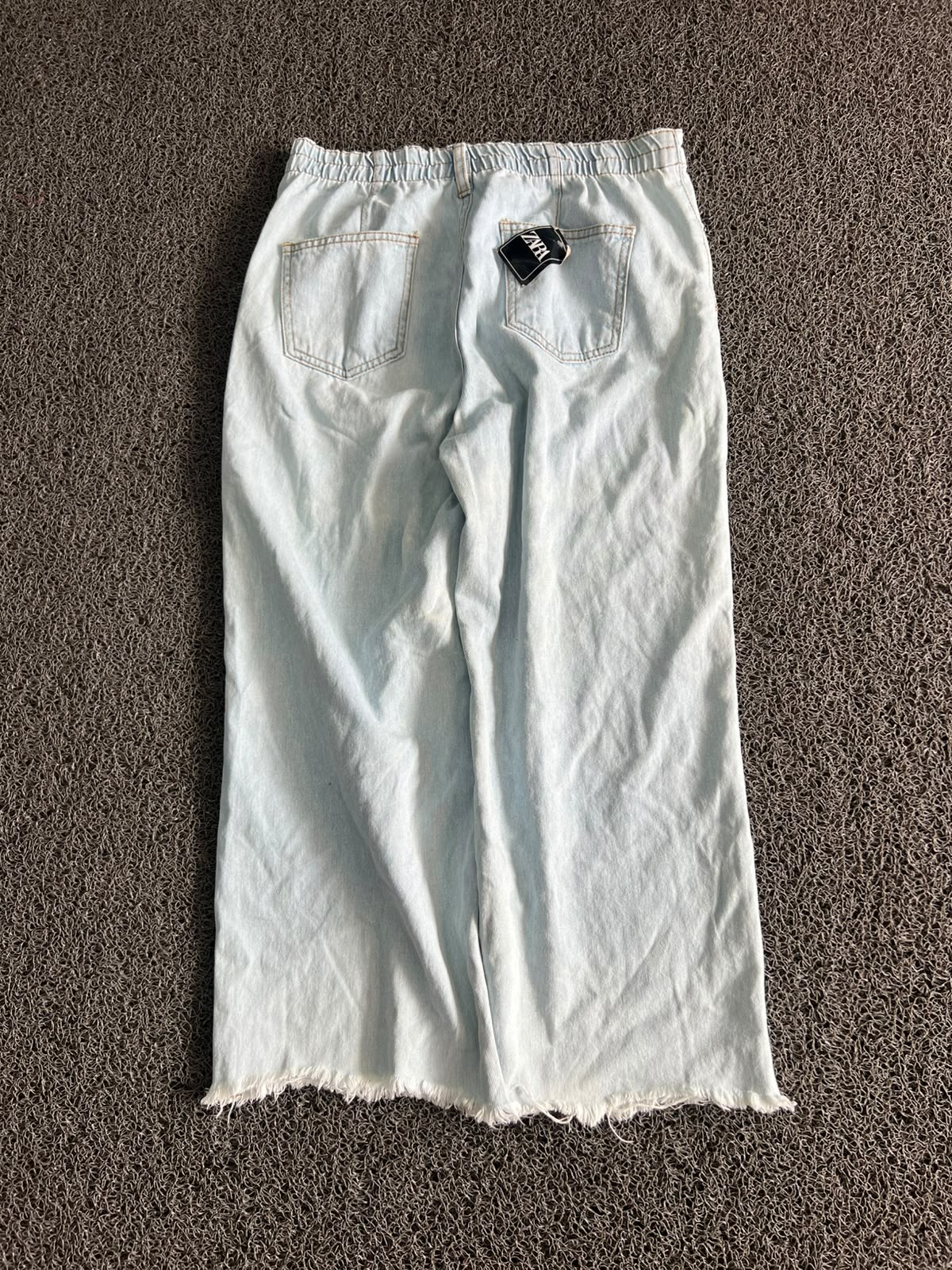 ZARA Light Wash Wide Leg Denim Jeans – Raw Hem