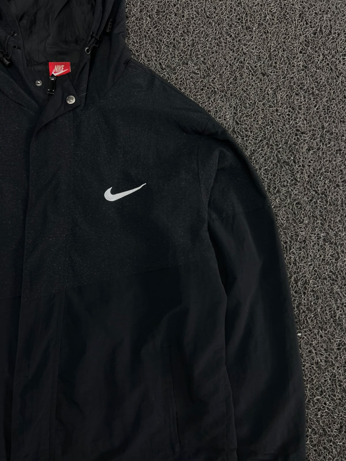 Nike Hooded Windbreaker Jacket with Oversized Back Swoosh Logo – Lightweight Full Zip ⚠️ Small Stains