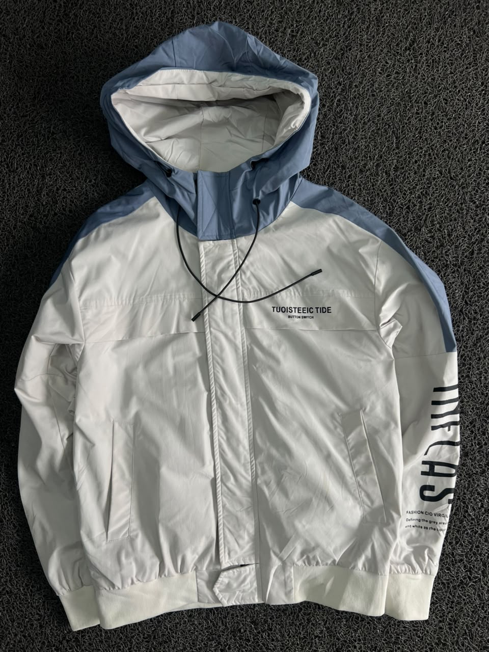 Vintage Hooded Windbreaker Jacket – Lightweight Streetwear Zip-Up