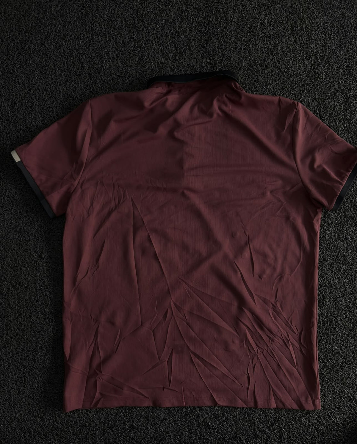 Polo T-Shirt with Contrast Collar & Chest Crest Logo – Smart Casual Polo