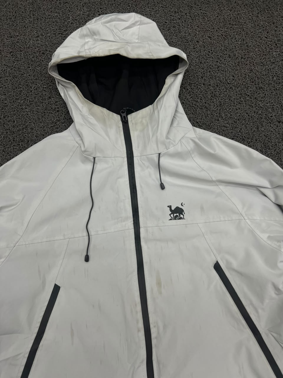 Vintage White Hooded Outdoor Shell Jacket – Full Zip Windbreaker | Lightweight Utility Jacket ⚠️ Light Marks