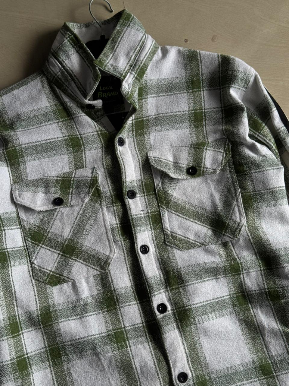 Men's Green & White Plaid Flannel Button-Up Shirt with Dual Chest Pockets