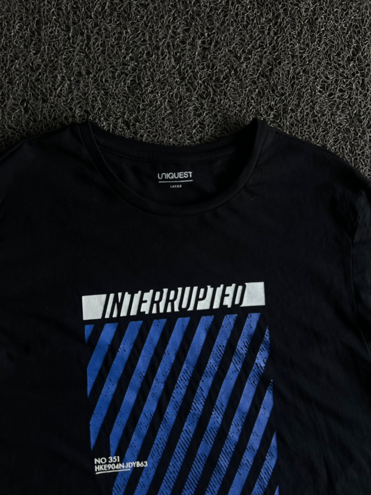 Uniquest Interrupted Graphic Print Black Cotton T-Shirt