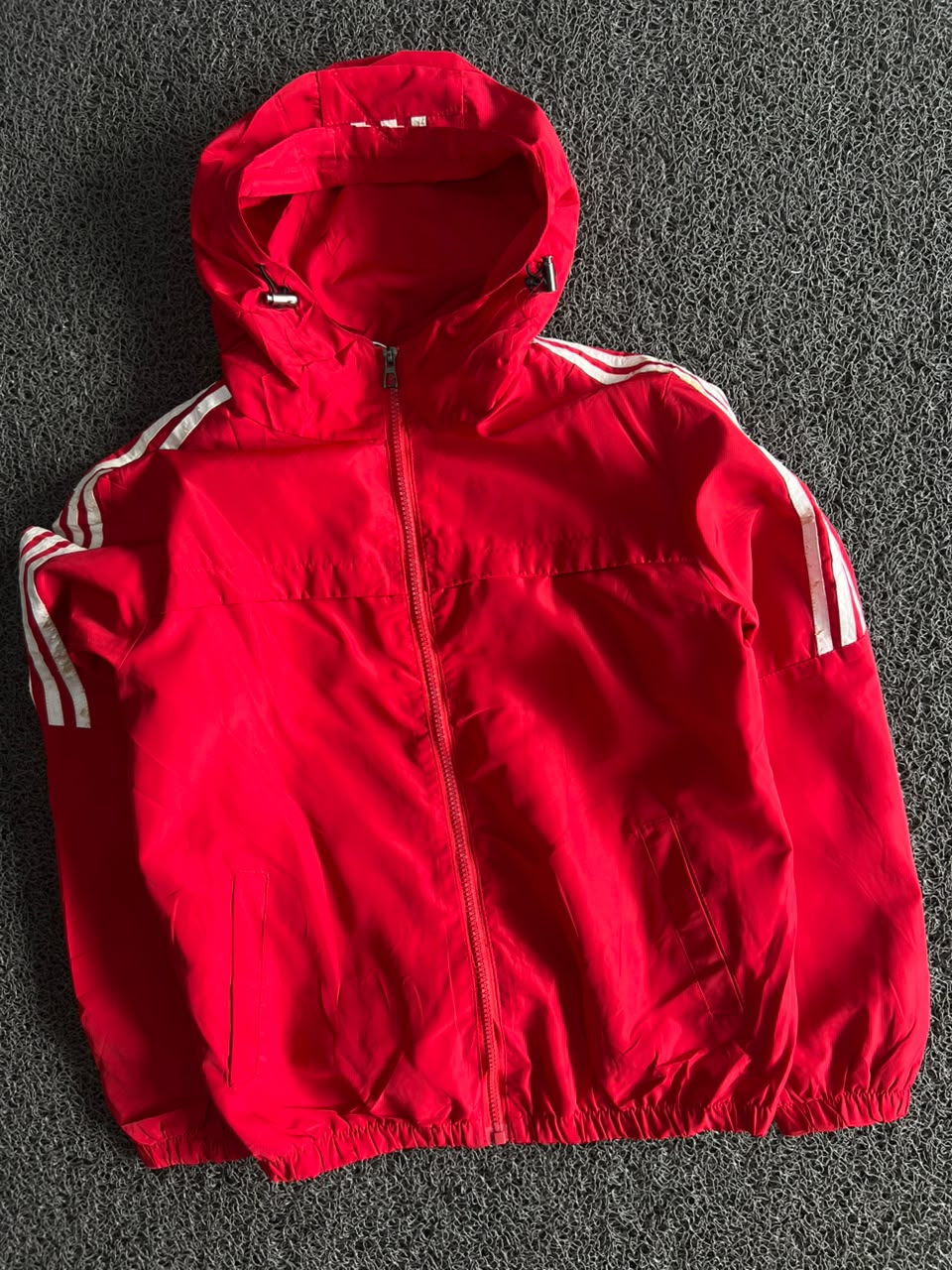 Vintage Red Hooded Windbreaker Jacket | Lightweight Full-Zip Sports Outerwear