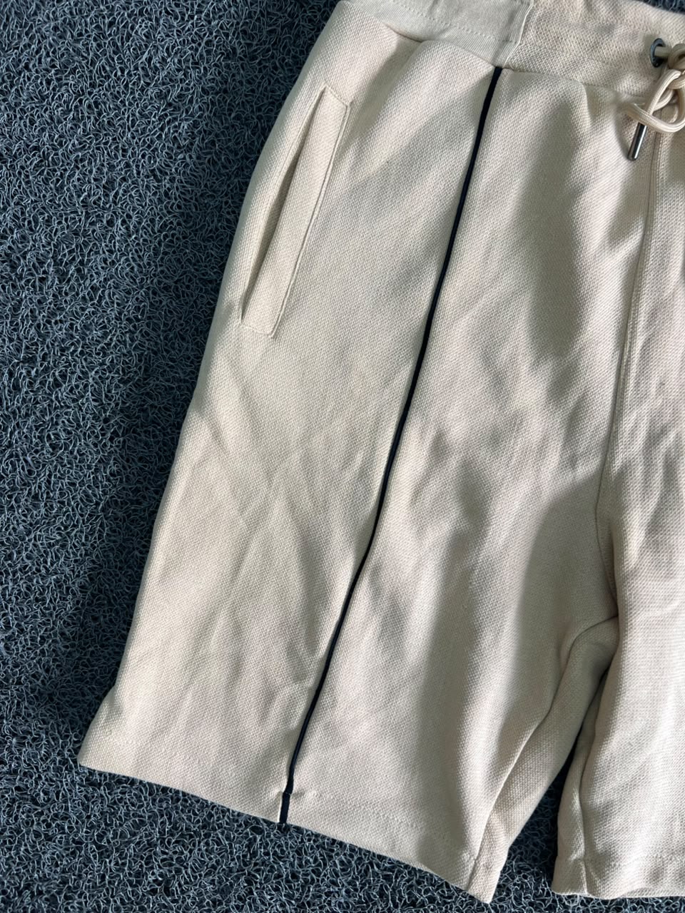 Ferré Milano Drawstring Sweat Shorts with Contrast Side Piping