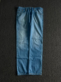 Levi's Regular Fit Blue Denim Jeans – Classic Straight Leg Vintage Wash