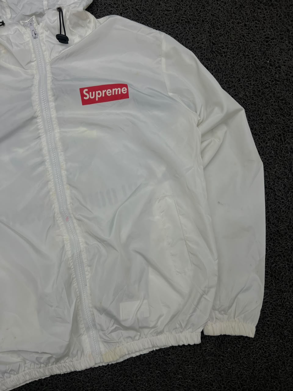 Supreme White Lightweight Hooded Windbreaker Jacket ⚠️ Small Stain