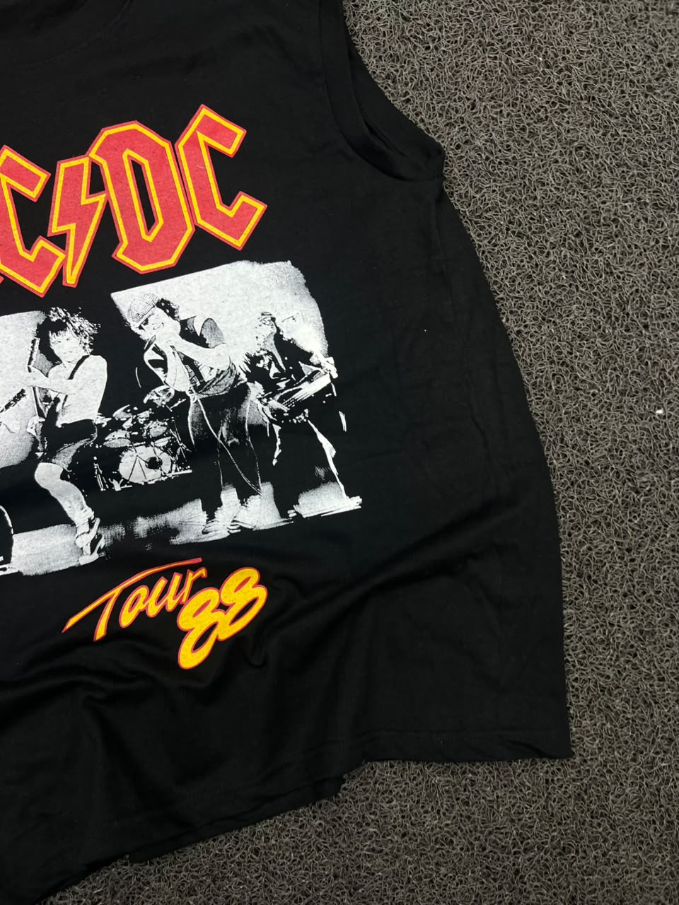 AC/DC Tour '88 Sleeveless Band T-Shirt – Black Vintage Rock Graphic Tee