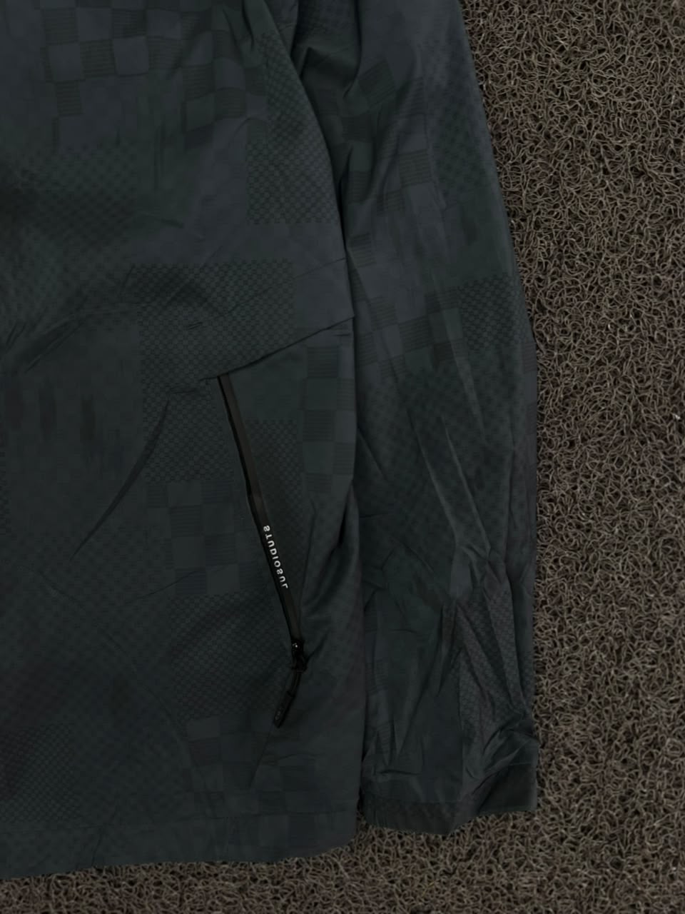 Men’s Checkered Zip-Up Jacket