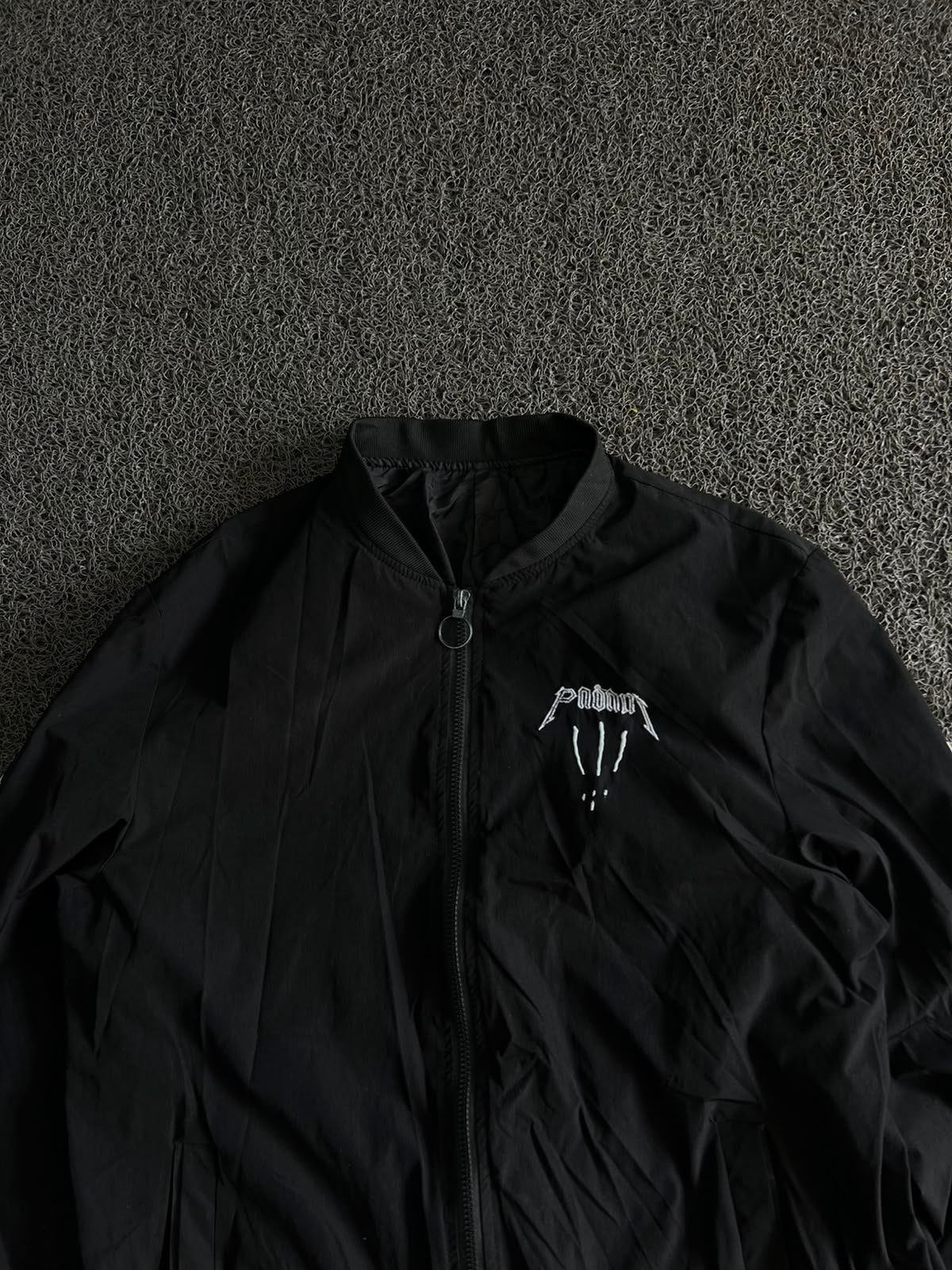 Black Graphic Print Lightweight Bomber Jacket – Full Zip Streetwear Jacket