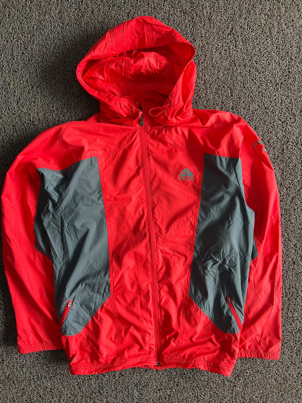 Nike ACG Lightweight Hooded Windbreaker Jacket